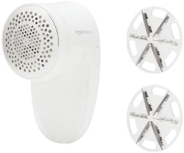 Amazon Basics Battery Operated Fabric Shaver for Lint and Fuzz Removal, Includes 2 Spare Blades, White